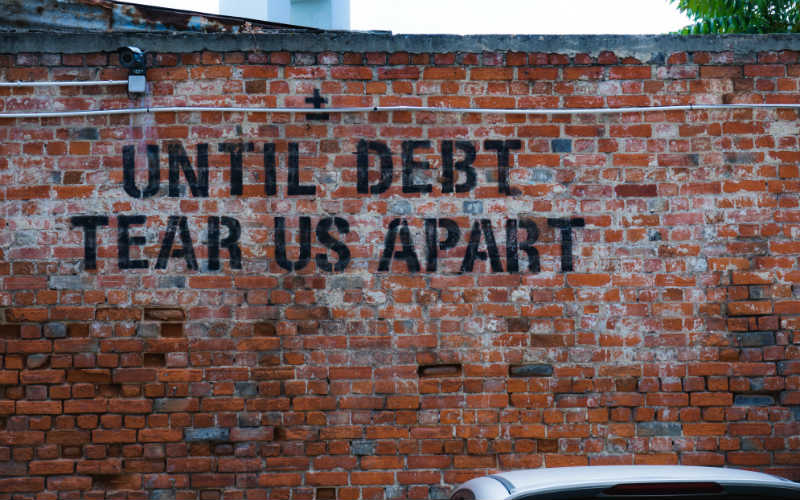 millennials save money